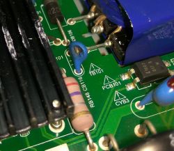 Czy lepsze kondensatory elektrolityczne zmniejszą liczbę e-śmieci?