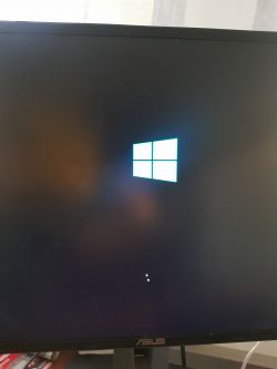 Czarny ekran po instalacji Windows 10 na SSD GoodRam CX400 512GB