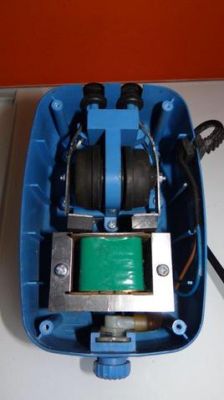 Regulacja przepływu powietrza w pompie elektromagnetycznej tłokowej do akwarium