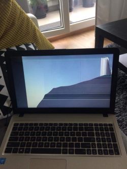Asus r540s - Uszkodzona matryca? Asus r540s - Uszkodzona matryca?