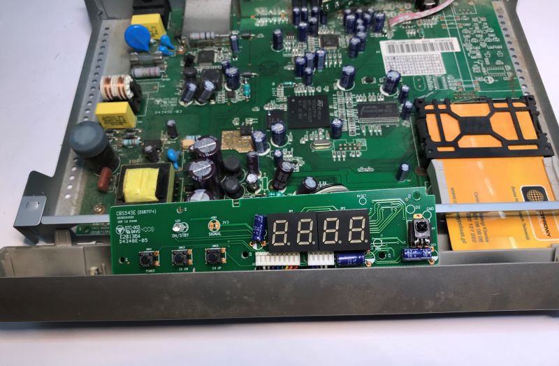 Interior of the old Polsat digital decoder Echostar DSB-717