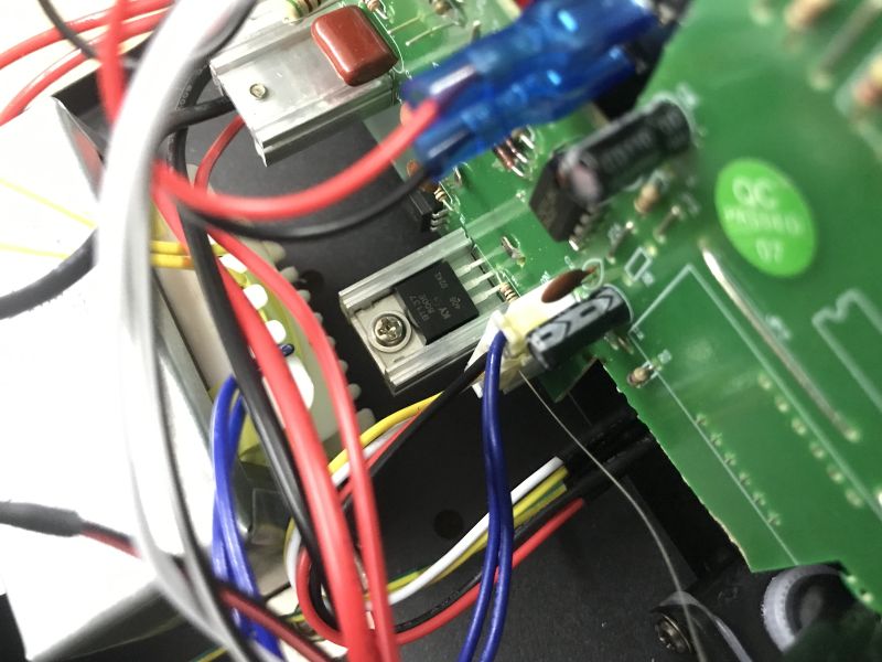 Practical test of the Yihua 852D+ soldering station (2-in-1, hot air 700 W and 60 W 900M flask solde