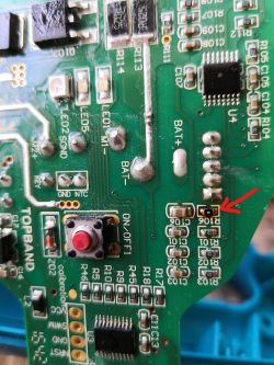 Odkurzacz Philips FC6168/01 - nie ładuje, miga szybko czerwona dioda