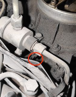 Lokalizacja podciśnienia w Mercedesie W124 rok 1988 3.0 benzyna - gdzie podłączyć przewód?