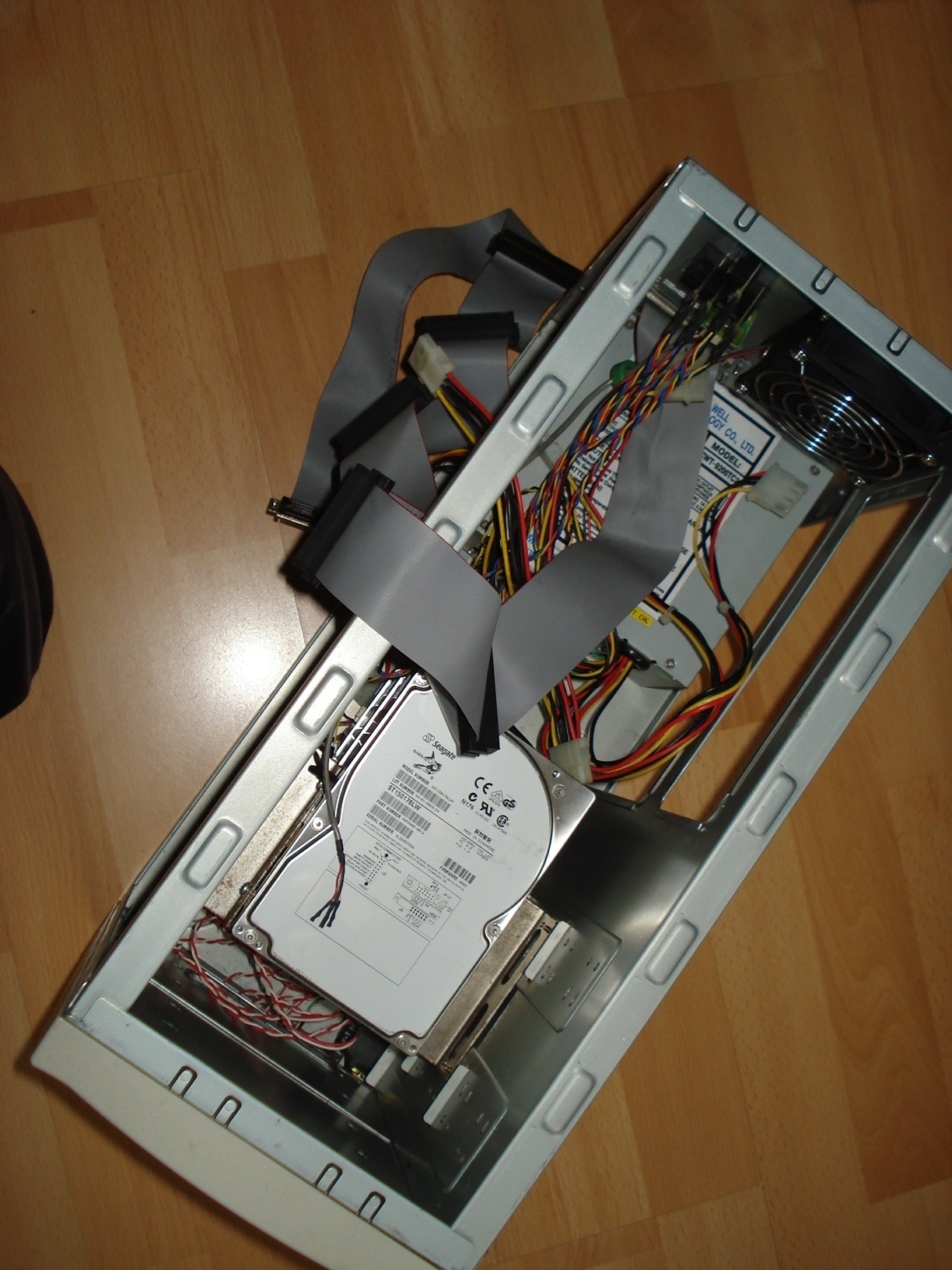 Skrzynka z dyskami SCSI External SCSI Hard Drive Case