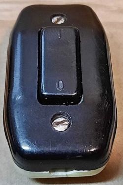 Cacko z wyglądu, a jak jest w środku? Cz. 1. Wyłącznik lampki tani i do tego ładny