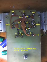 [problem] Dlaczego stabilizator 7912 daje -17V zamiast -12V w zasilaczu symetrycznym?