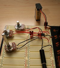 Prosty cyfrowy syntezator dźwięku