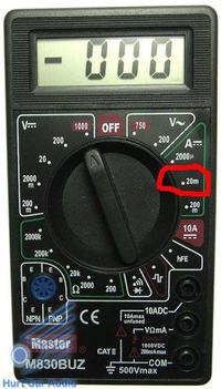 Alternator pobiera prąd na postoju.