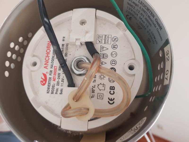 Wymiana żarówek na LED nieudana - nowe nie świecą, stare działają. Co robić?