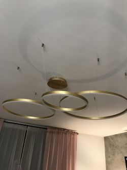 Oświetlenie LED nie działa - zgrzytanie, iskrzenie, wymiana zasilacza. Problem z przewodami.