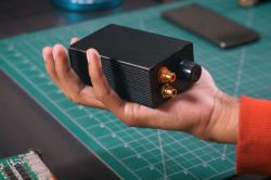 Przeno�ny wzmacniacz audio o mocy 200 W