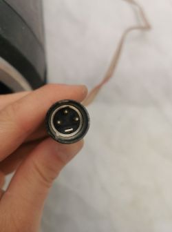 Podłączenie subwoofera Pioneer z wtyczką XLR do wzmacniacza samochodowego