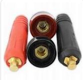 Baterie startowe 12V/24V na samochodzie serwisowym 12V