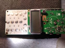 Baofeng UV-82 - Miga czerwony LED, szukam schematu - model PCB inny niż standar