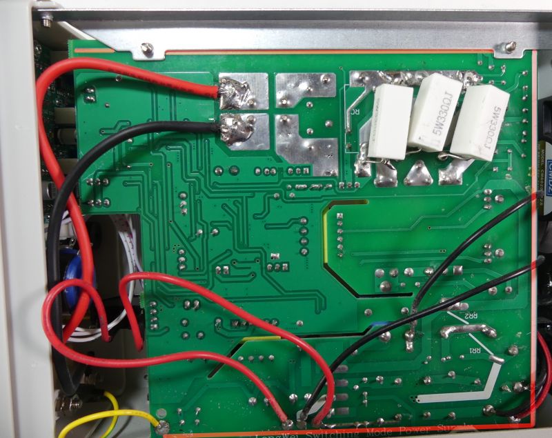 Wnętrze zasilacza regulowanego LW-K305DC 30V5A Longwei