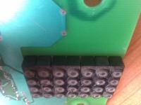 Czytnik kart metolowych z dziurami