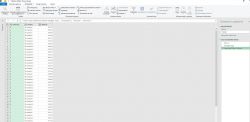 Zrzut ekranu z programu Excel, pokazujący Edytor Power Query z tabelą i przestawionymi kolumnami.