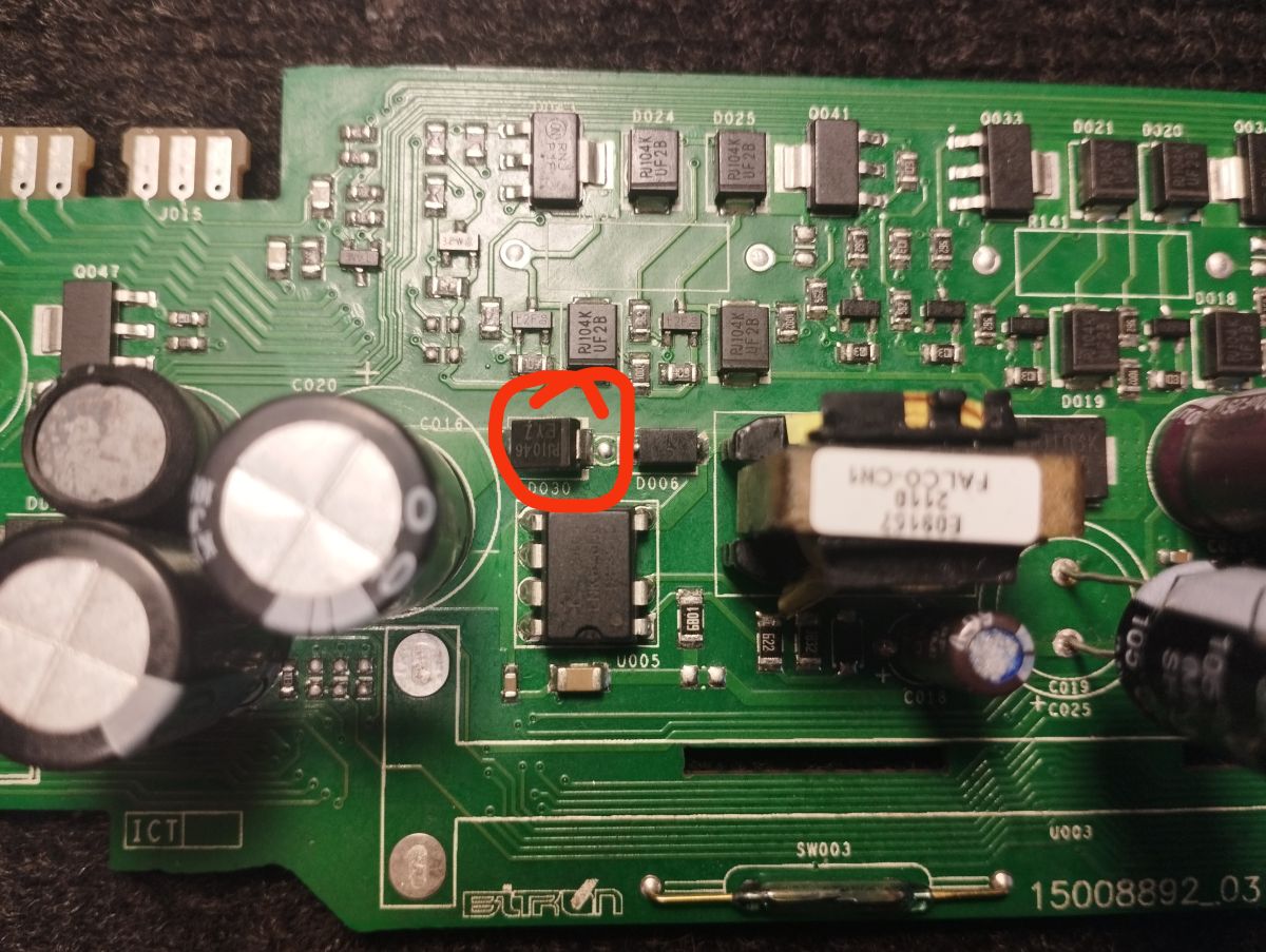 Lodówka Whirlpool W7 831T OX H – Uszkodzona przetwornica, prośba o