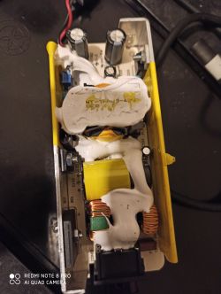 Naprawa ładowarki Xiaomi m365 - migająca zielona dioda, 20V zamiast 42V