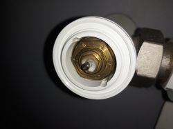 Zimne doły kaloryferów przy ogrzewaniu gazem Zimne doły kaloryferów przy ogrzewaniu gazem
