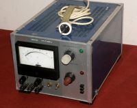 Czy zasilacz ZT-980-2 jest odpowiedni do ładowania akumulatora 12V 44Ah