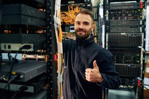 Jakie są rodzaje serwerów dla firm i który wybrać?