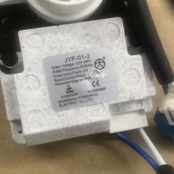 Silniczek JYF-01-2 z etykietą techniczną.