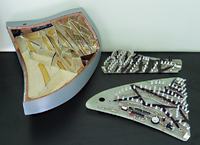 Oryginalny rozpływający się zegar cyfrowy.