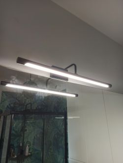 Niesprawne gniazdko i lampa LED - niski prąd, awaria podczas pracy pralki