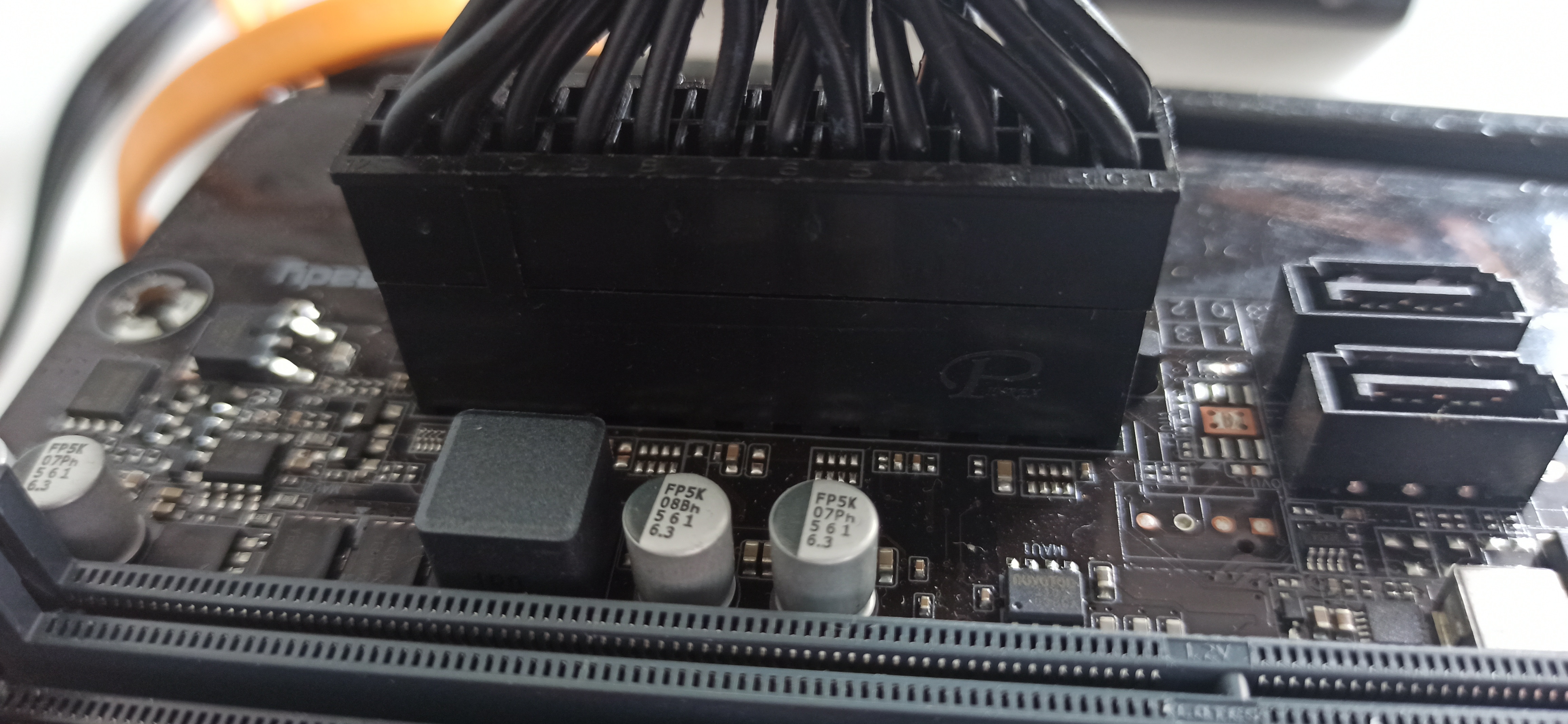 5 piknięć przy uruchamianiu Gigabyte 460m Ds3h v2 + 3 10105f, Mars Gaming MPB750