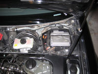 Audi 80 1,6 89r gdzie znajduje się modul zaplonu i sterownik (ecu)