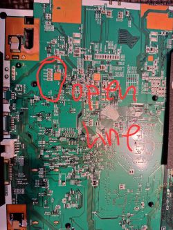 Płytka PCB z oznaczeniem Open Line i zakreślonym obszarem sugerującym usterkę
