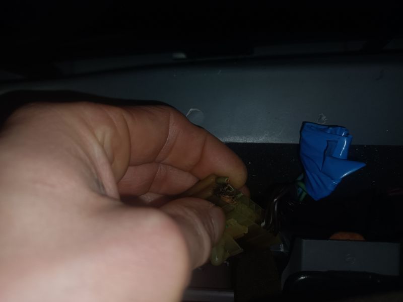 Do czego służą kostki w Chevrolet Lacetti (J200) przy zegarach?