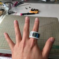 Zegarek oparty o ATtiny85 w pierścionku