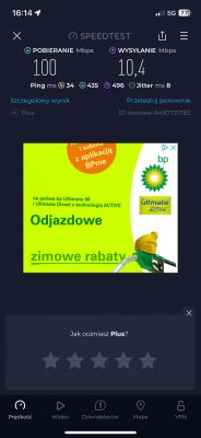 Zrzut ekranu z aplikacji Speedtest pokazujący wyniki internetu 5G z sieci Plus na telefonie.