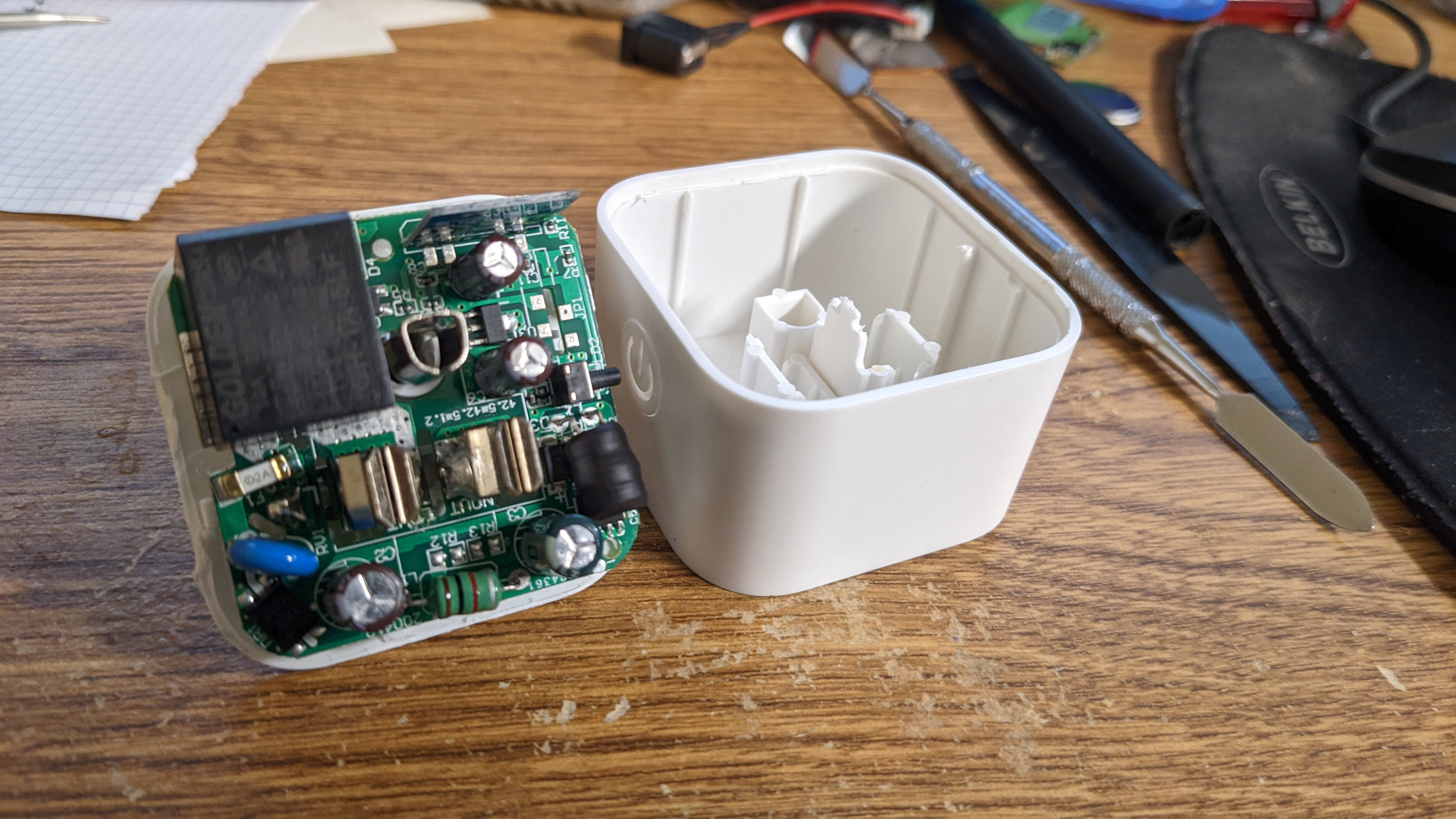 Enbrighten WFD4103 WiFi Switch Teardown BK7231T WB2S module