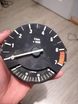 BMW E32 - Jak prawidłowo podłączyć obrotomierz z cewki zapłonowej?