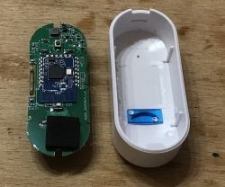 Czujnik otwarcia drzwi/okna WiFi - test, wnętrze, integracja z resztą urządzeń Czujnik otwarcia drzwi/okna WiFi - test, wnętrze, integracja z resztą urządzeń