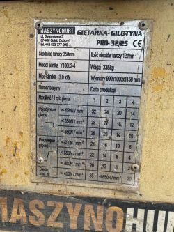 Tabliczka znamionowa maszyny giętarki-gilotyny PRO-32/25 firmy MASZYNOHURT.