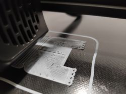 Ender 3 V2 - Farfocle z filamentu na pierwszych warstwach: PETG, ASA