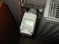 Elektroniczna głowica termostatyczna zasilanie zewnętrzne Elektroniczna głowica termostatyczna zasilanie zewnętrzne