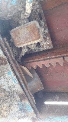 - Podłączenie silnika lewo prawo i trzy wyłączniki krańcowe