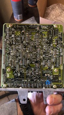 Audi A8 D2 4,2 - Szukam pinów masy, +12V, linii K w ster. 4D0907557J