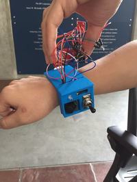 Blind Guider - naręczny wykrywacz przeszkód dla niewidomych