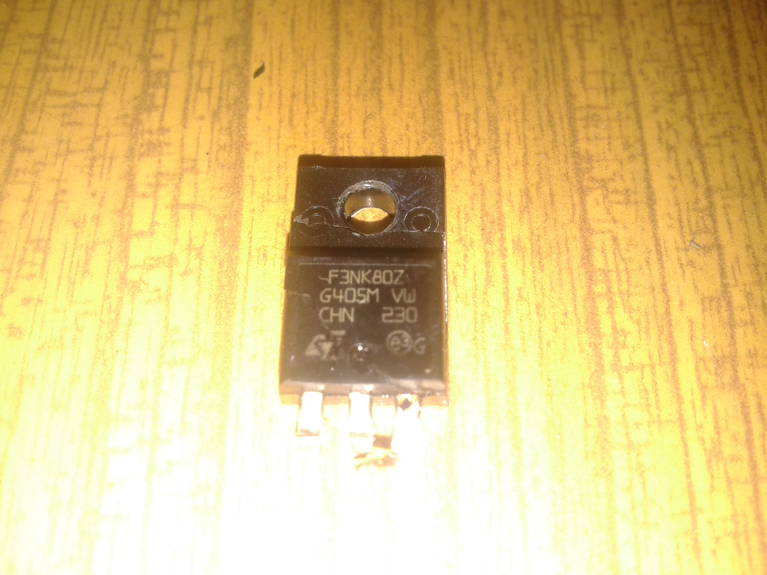 DREMEL 8200 - Spalona ladowarka - elektroda.pl