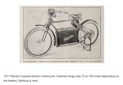 Retro motocykl elektryczny Electra z 1911 roku, widok z boku