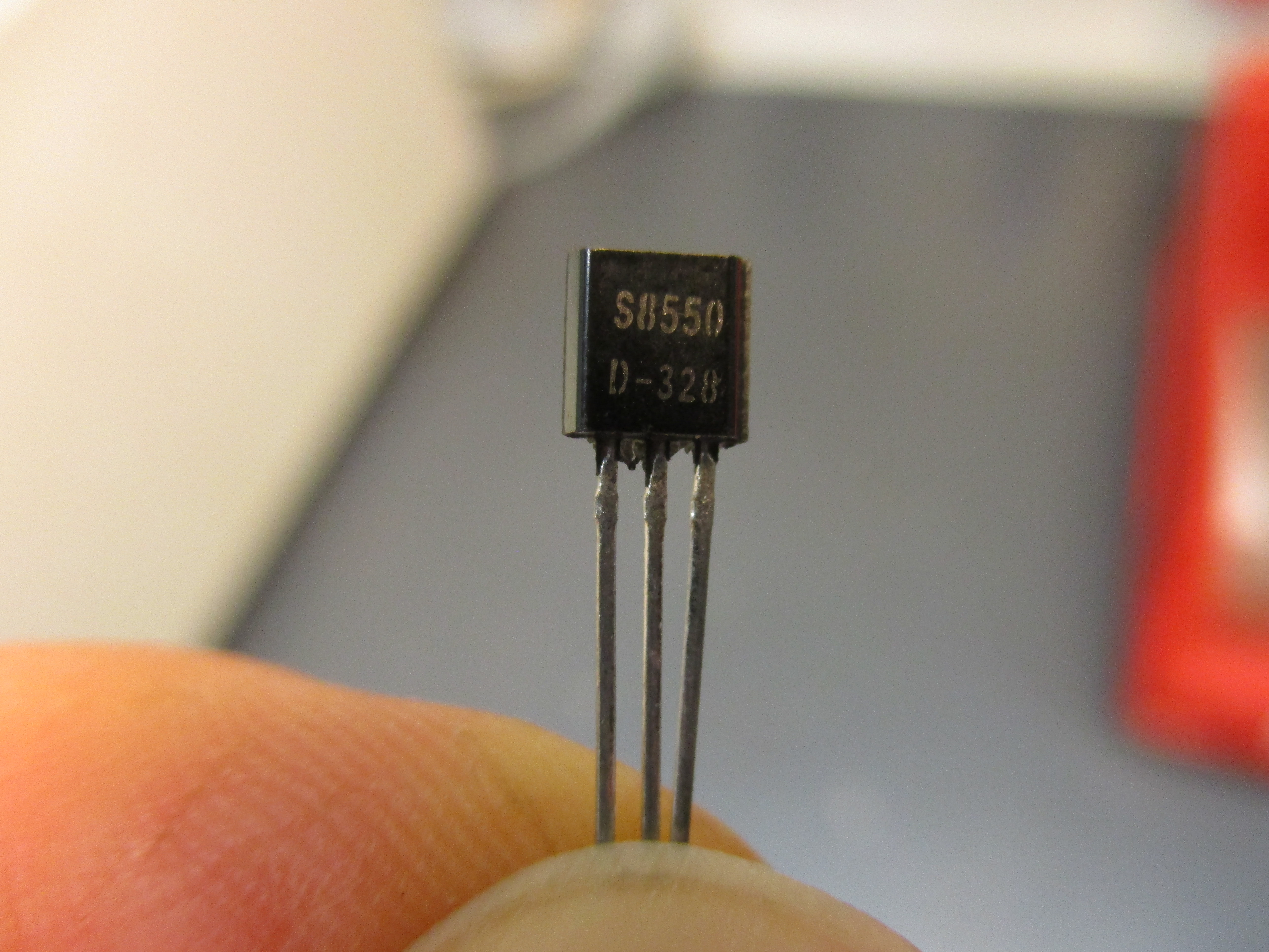 [Rozwiazano] Identyfikacja tranzystora SS8550 - elektroda.pl