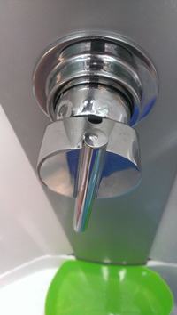 Removing Shower Cabin Mixer in Praktiker 2005 Aquasan/Sanprim: Steps for Disassembly & Fixing