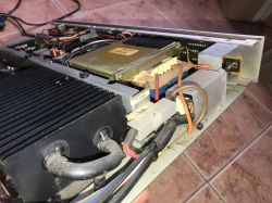 Wnętrze wzmacniacza audio Blaupunkt Mainamplifier MA-240 [1979/1980?]